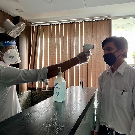 The Park Residency Hotel Greater Noida Buitenkant foto