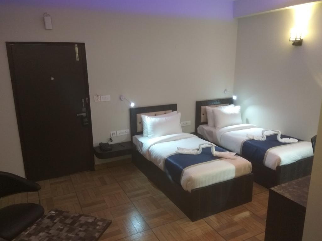The Park Residency Hotel Greater Noida Buitenkant foto
