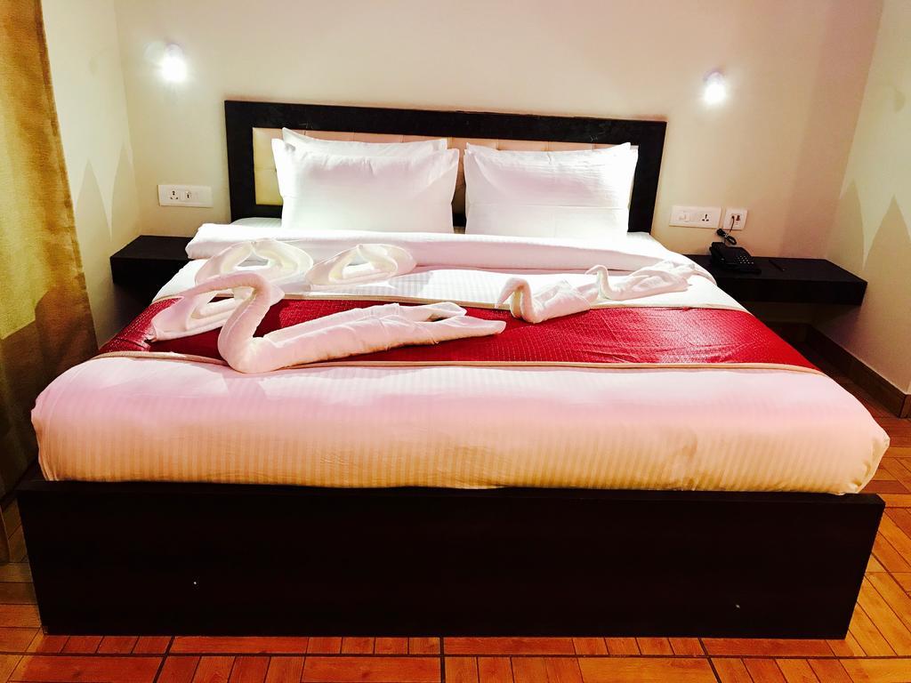 The Park Residency Hotel Greater Noida Buitenkant foto